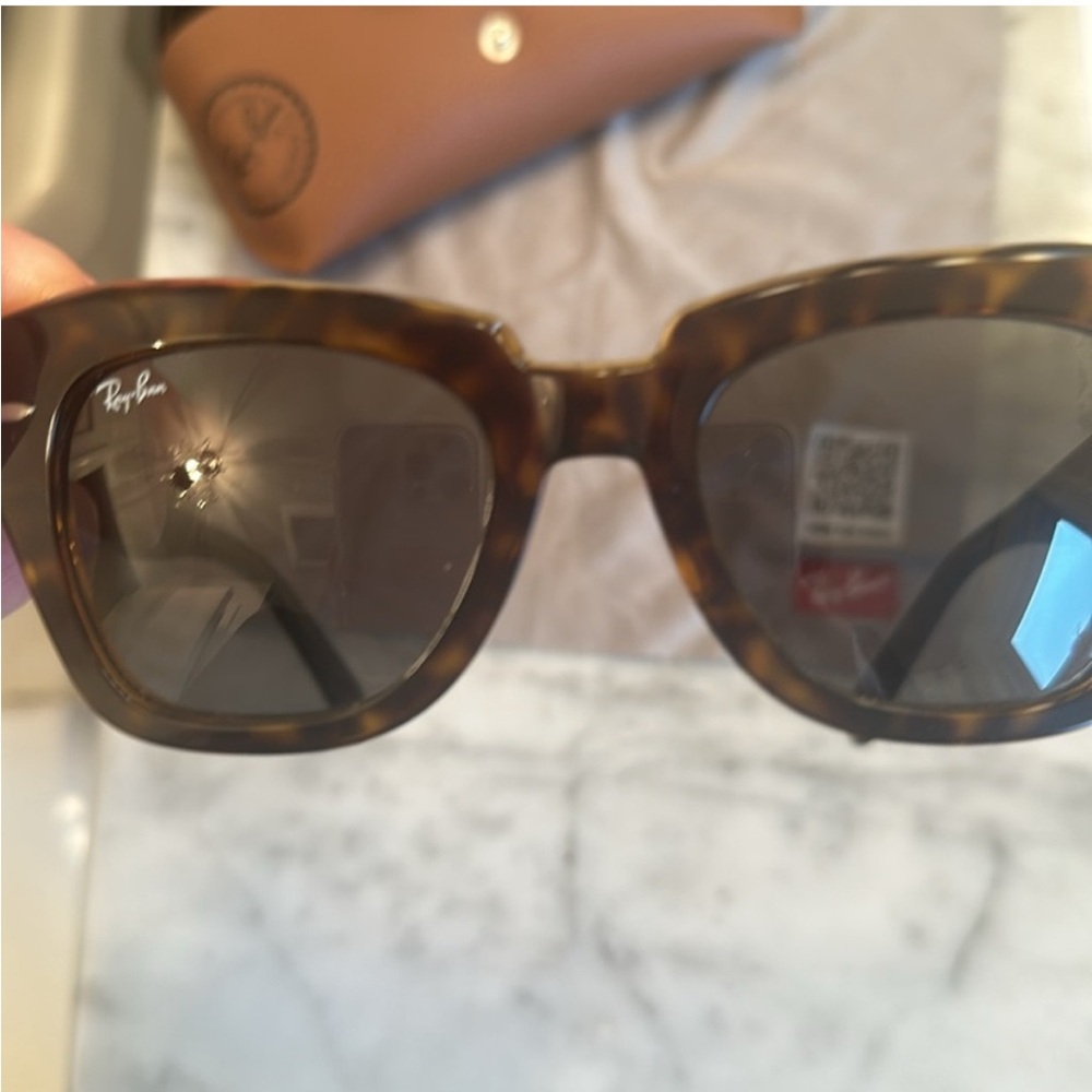 New~Ray-ban State Street Gradient Brown Tortoise RB2186 Standard Size Beautiful! - Picture 4 of 15